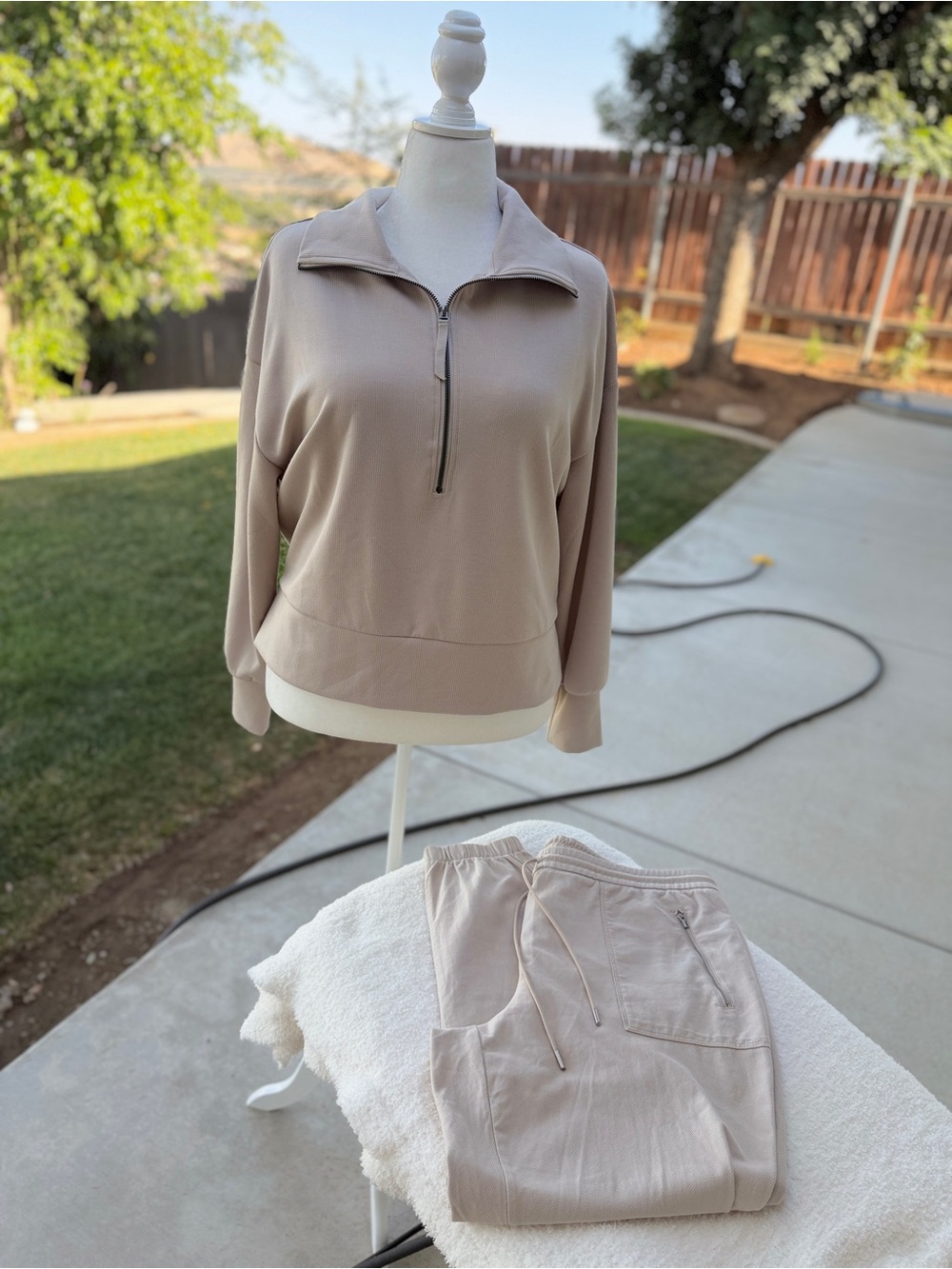 Beige Matching Active Set - Picture 3 of 7
